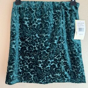 NWT Juniors Live to be Spoiled Green Velvet Burnout Jacquard Mini Skirt Small